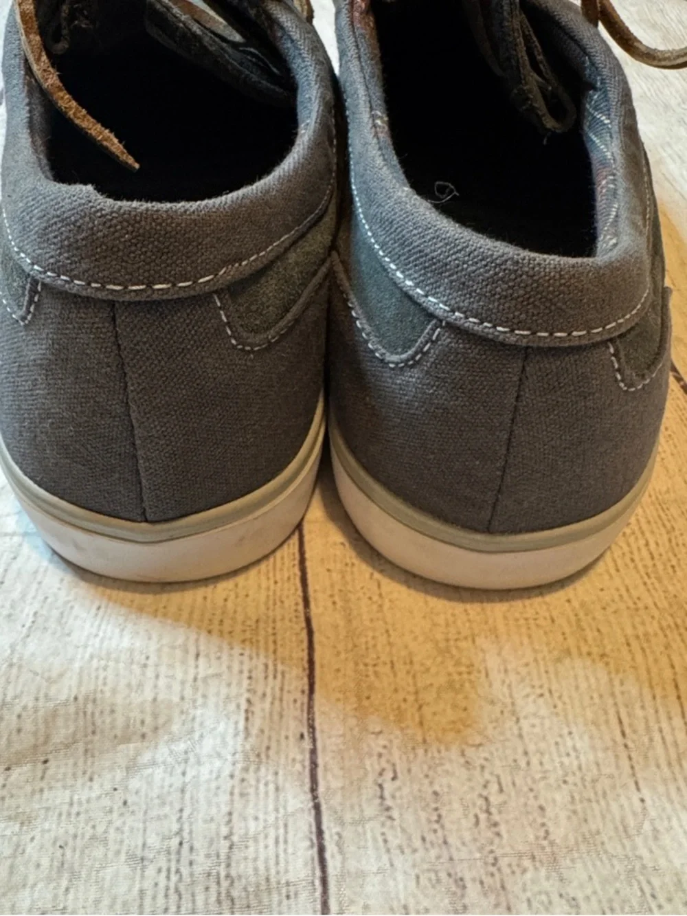 Dr. Scholl's Men's Gray Suede Boat Shoes with Brown Laces 9.5